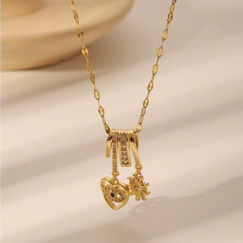 Gold  eye Necklace Q437